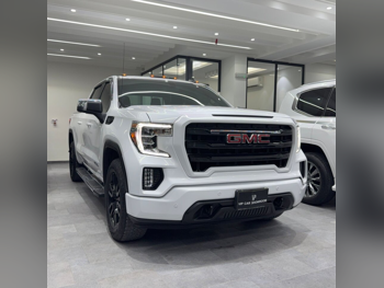 جي ام سي  سييرا  اليفيشن  2022  اوتوماتيك  131,000 كم  8 سلندر  دفع رباعي  بيكب  أبيض