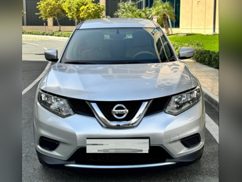 نيسان  إكس - ترايل  اس في  2015  اوتوماتيك  105,000 كم  4 سلندر  سحب امامي  اس يو في  فضي