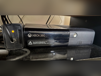 Video Games Consoles - Microsoft  - Xbox 360 E  - 512 GB  -Included Controllers: 3