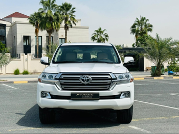 Toyota  Land Cruiser  VXR  2018  Automatic  177,000 Km  8 Cylinder  Four Wheel Drive (4WD)  SUV  White