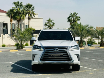 لكزس  ال اكس  570 اس  2016  اوتوماتيك  171,000 كم  8 سلندر  دفع رباعي  اس يو في  أبيض