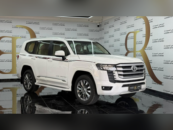 تويوتا  لاند كروزر  جي اكس ار  2025  اوتوماتيك  0 كم  6 سلندر  دفع رباعي  اس يو في  أبيض  تحت الضمان