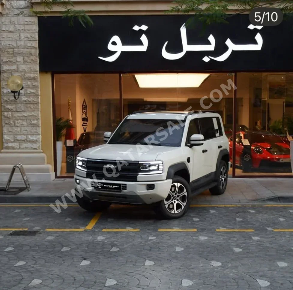 بي واي دي ليوبيرد 5 2025 اوتوماتيك 2,700 كم 4 سلندر دفع رباعي اس يو في أبيض تحت الضمان