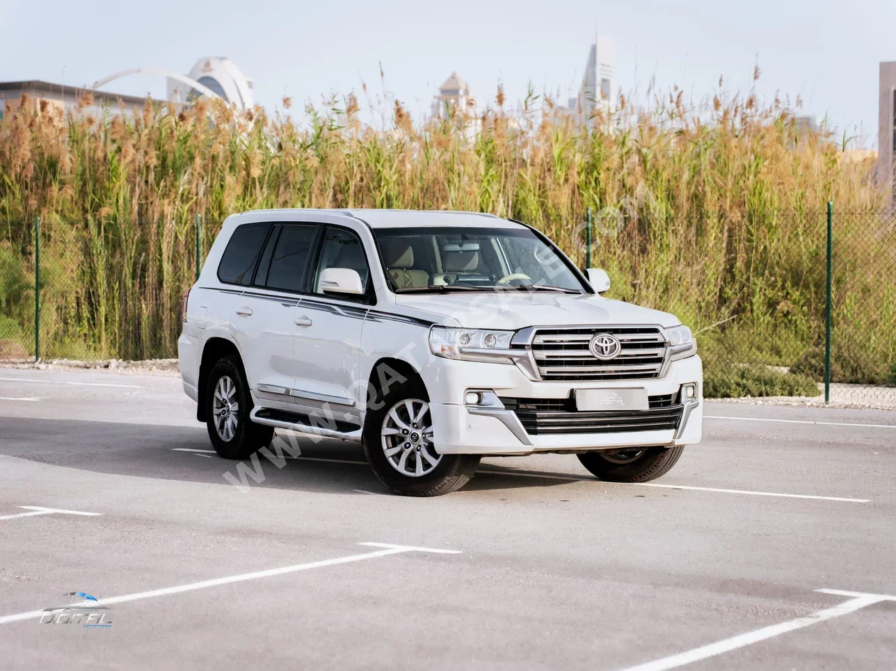 Toyota  Land Cruiser  GXR  2020  Automatic  271,000 Km  6 Cylinder  Four Wheel Drive (4WD)  SUV  White