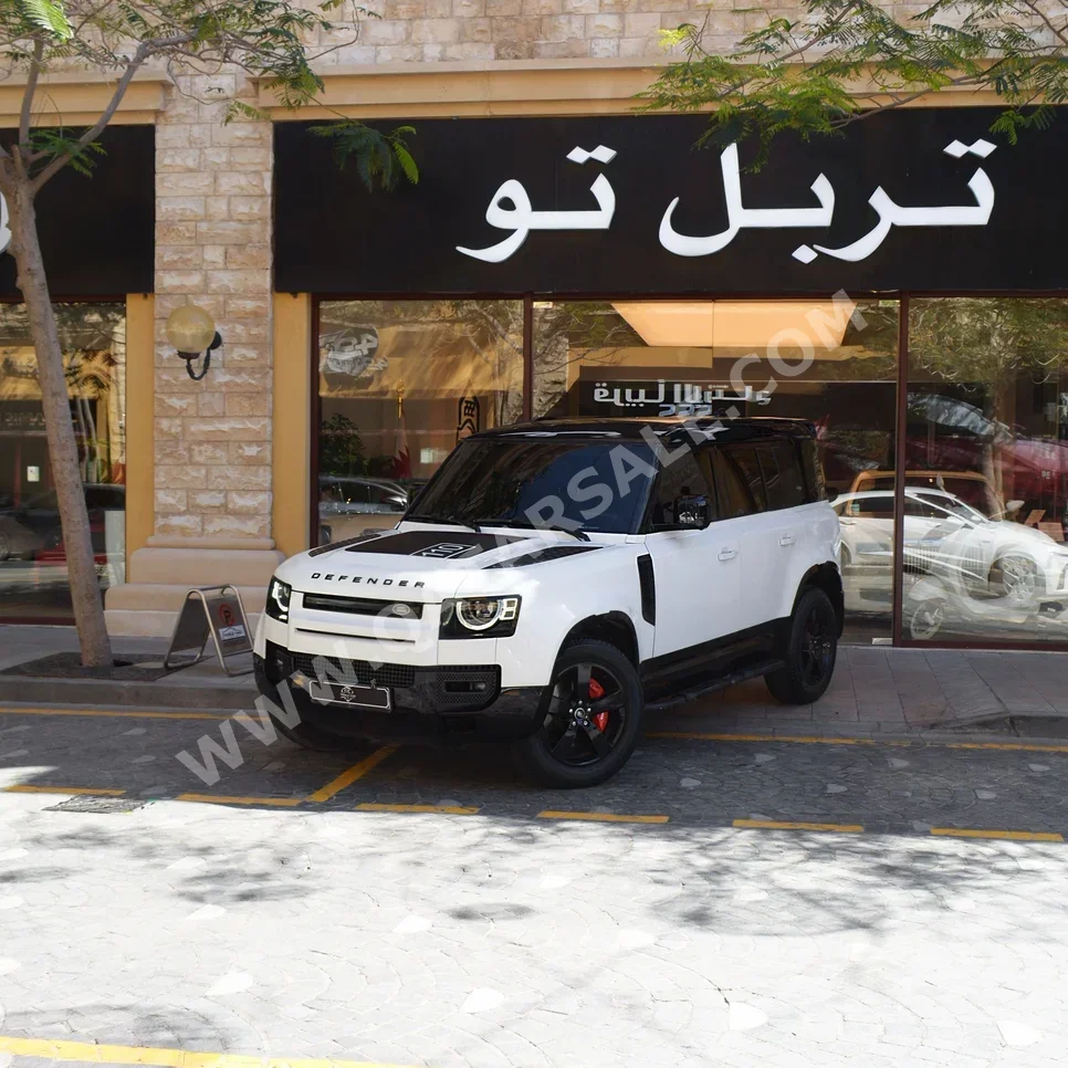 Land Rover  Defender  110 HSE  2021  Automatic  140,870 Km  6 Cylinder  Four Wheel Drive (4WD)  SUV  White