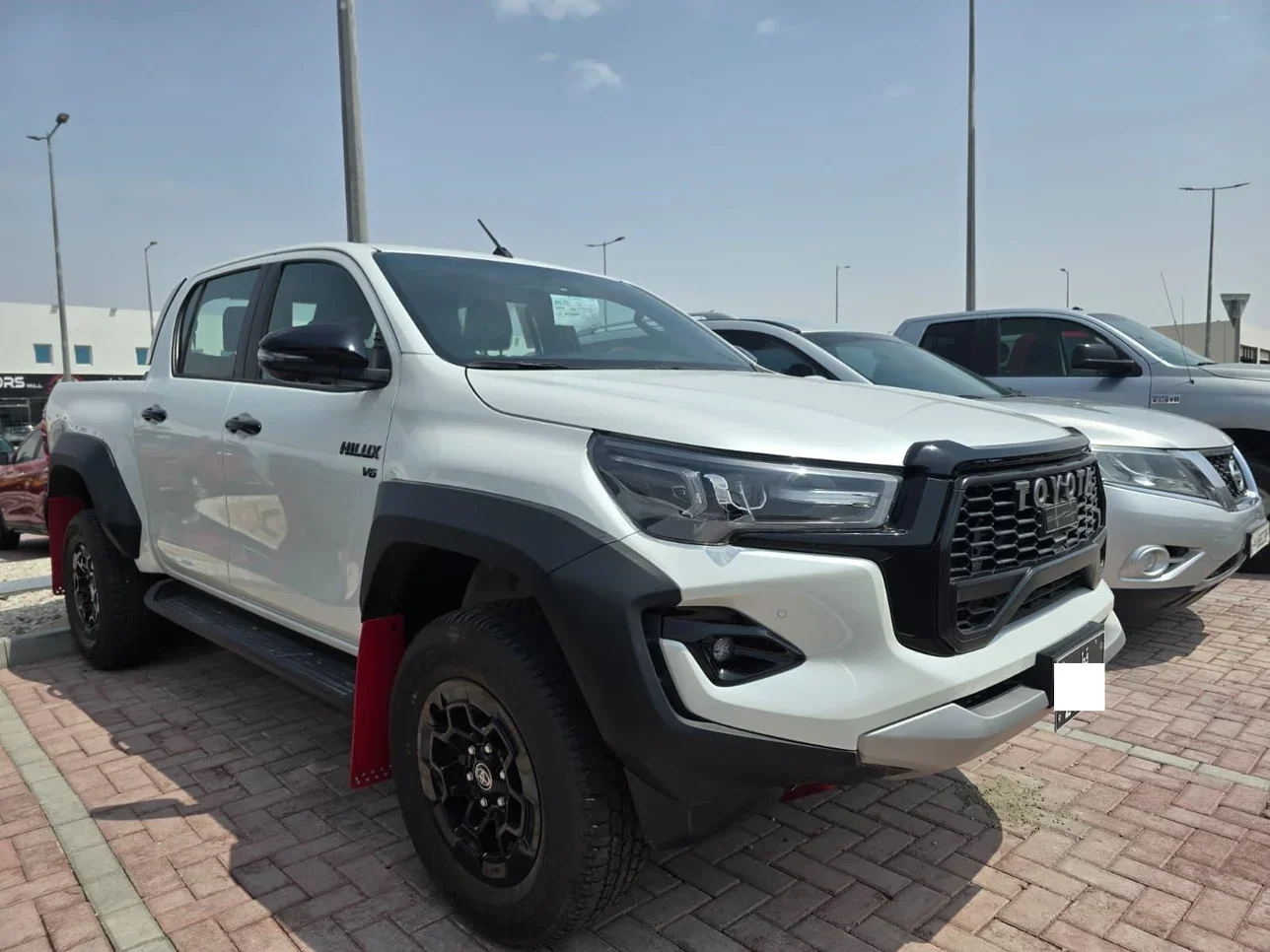 Toyota  Hilux  GR Sport  2025  Automatic  0 Km  6 Cylinder  Four Wheel Drive (4WD)  Pick Up  White  With Warranty