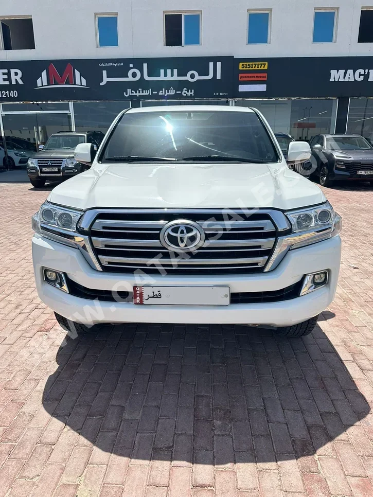 Toyota  Land Cruiser  GXR  2019  Automatic  151,000 Km  6 Cylinder  Four Wheel Drive (4WD)  SUV  White