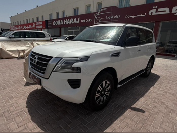 نيسان  باترول  أكس أي  2020  اوتوماتيك  194,000 كم  6 سلندر  دفع رباعي  اس يو في  أبيض