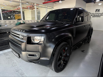 لاند روفر  ديفيندر  110 اكس  2023  اوتوماتيك  86,000 كم  6 سلندر  دفع رباعي  اس يو في  أسود  تحت الضمان