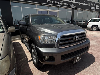 تويوتا  سكويا  اس ار 5  2015  اوتوماتيك  260,000 كم  8 سلندر  دفع رباعي  اس يو في  رمادي