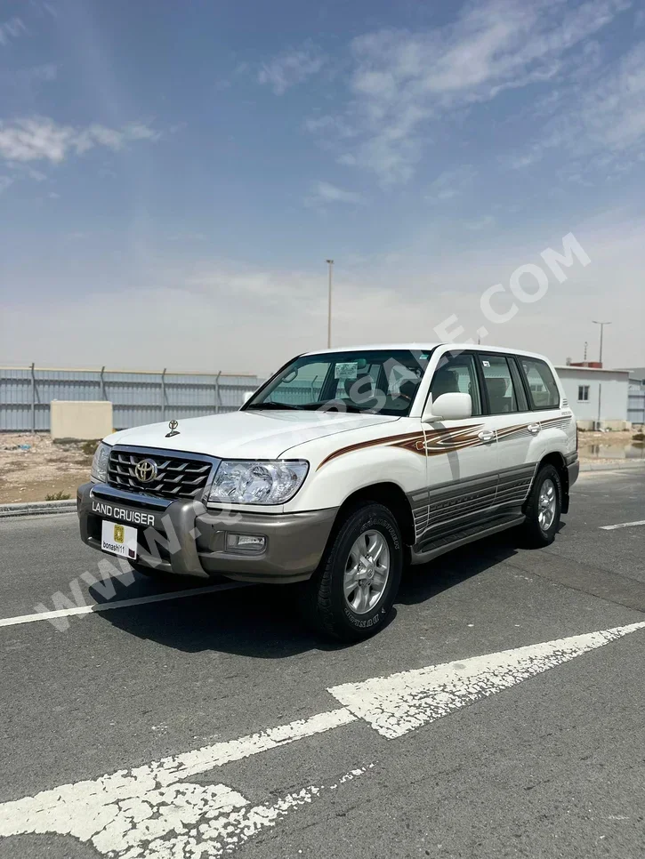 تويوتا  لاند كروزر  جي اكس ار  2007  عادي  119,426 كم  6 سلندر  دفع رباعي  اس يو في  أبيض