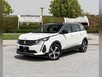 بيجو  5008  جي تي  لاين  2022  اوتوماتيك  35,000 كم  4 سلندر  دفع رباعي  اس يو في  أبيض  تحت الضمان