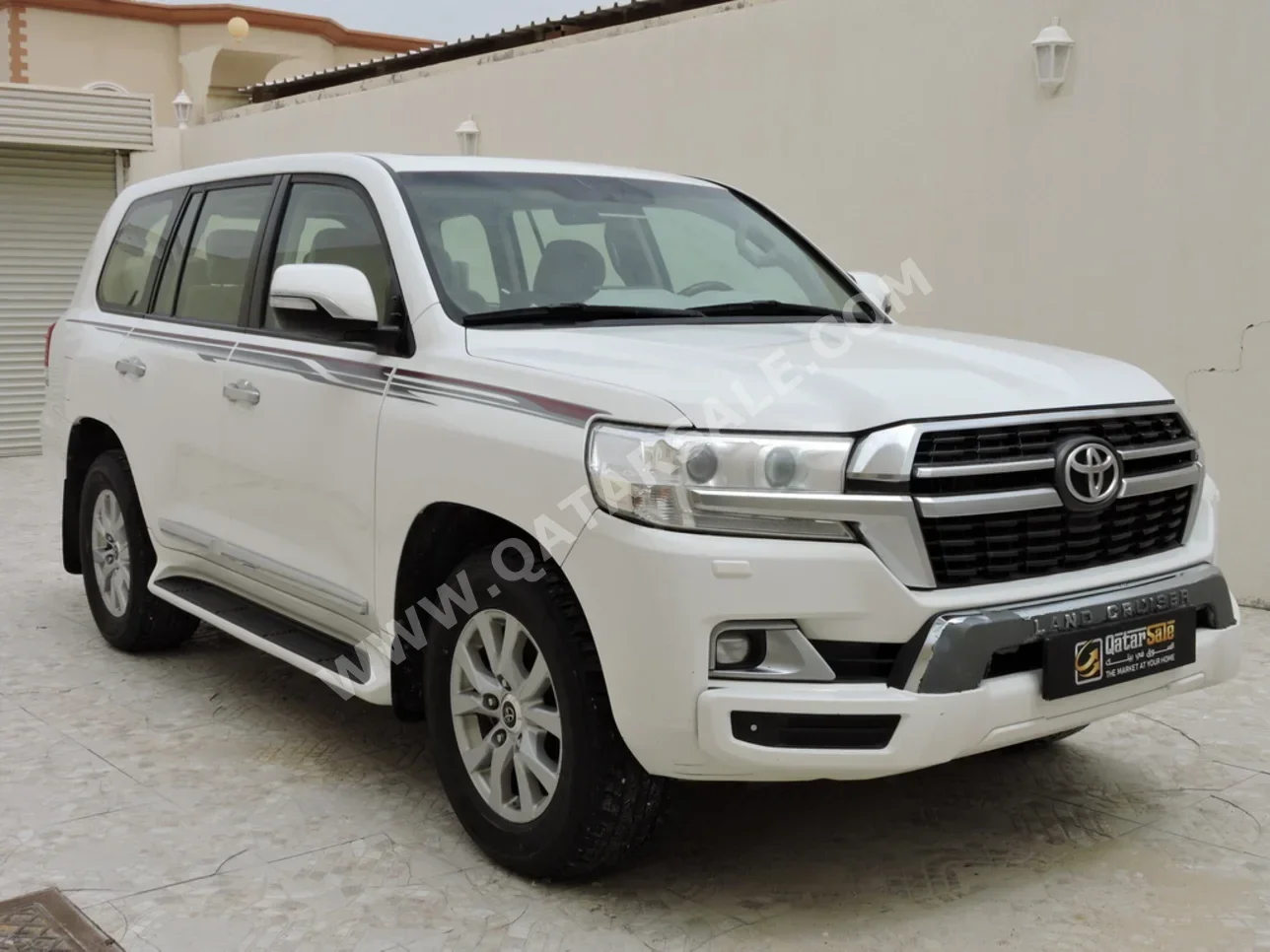 Toyota  Land Cruiser  GXR  2021  Automatic  220,800 Km  8 Cylinder  Four Wheel Drive (4WD)  SUV  White