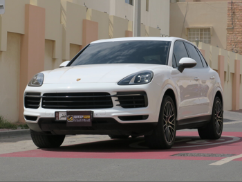 Porsche  Cayenne  2019  Automatic  102,000 Km  6 Cylinder  Four Wheel Drive (4WD)  SUV  White