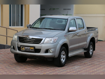 Toyota  Hilux  2015  Automatic  260,000 Km  4 Cylinder  Four Wheel Drive (4WD)  Pick Up  Silver