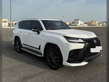 لكزس  ال اكس  600 اف سبورت  2025  اوتوماتيك  16,980 كم  6 سلندر  دفع رباعي  اس يو في  أبيض  تحت الضمان