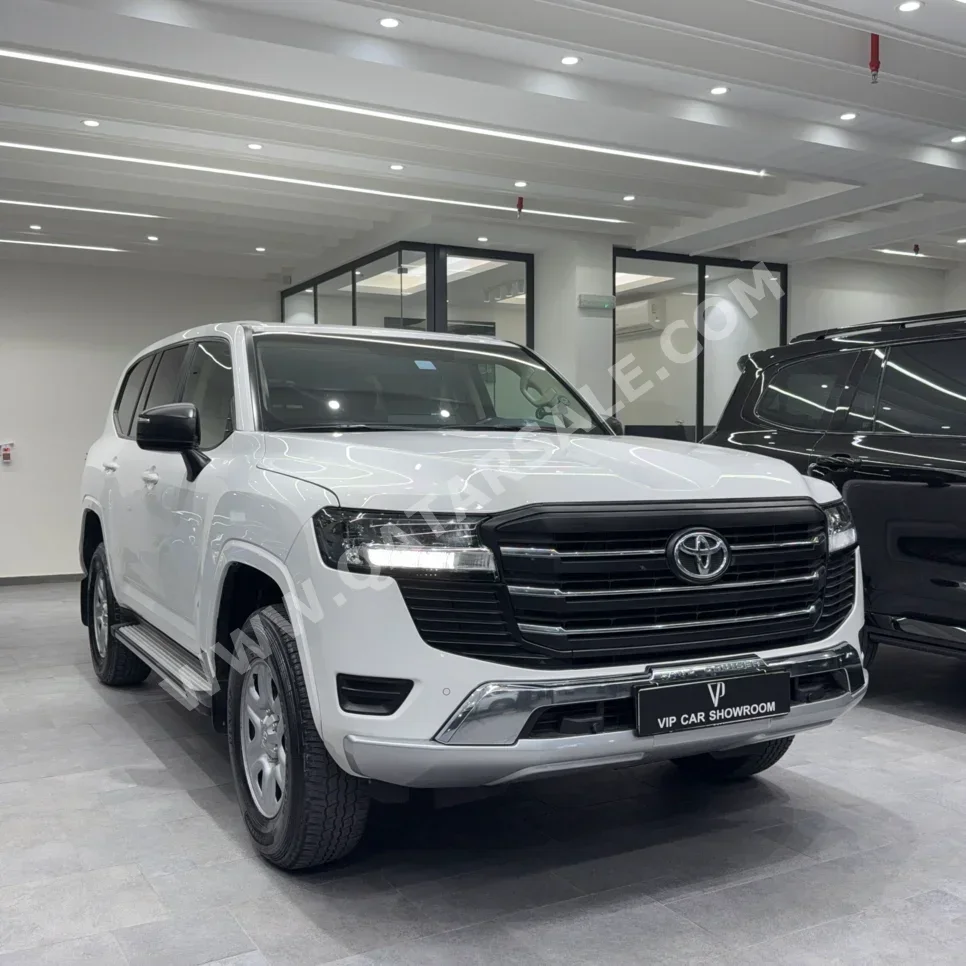 Toyota  Land Cruiser  GX  2024  Automatic  61,000 Km  6 Cylinder  Four Wheel Drive (4WD)  SUV  White  With Warranty