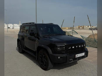 Jetour  T2  Luxury  2025  Automatic  35,000 Km  4 Cylinder  Four Wheel Drive (4WD)  SUV  Black  With Warranty