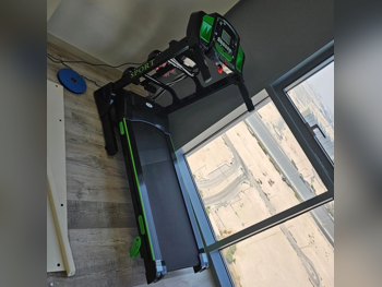 أجهزة اللياقة البدنية - الات المشي - قابل للطي