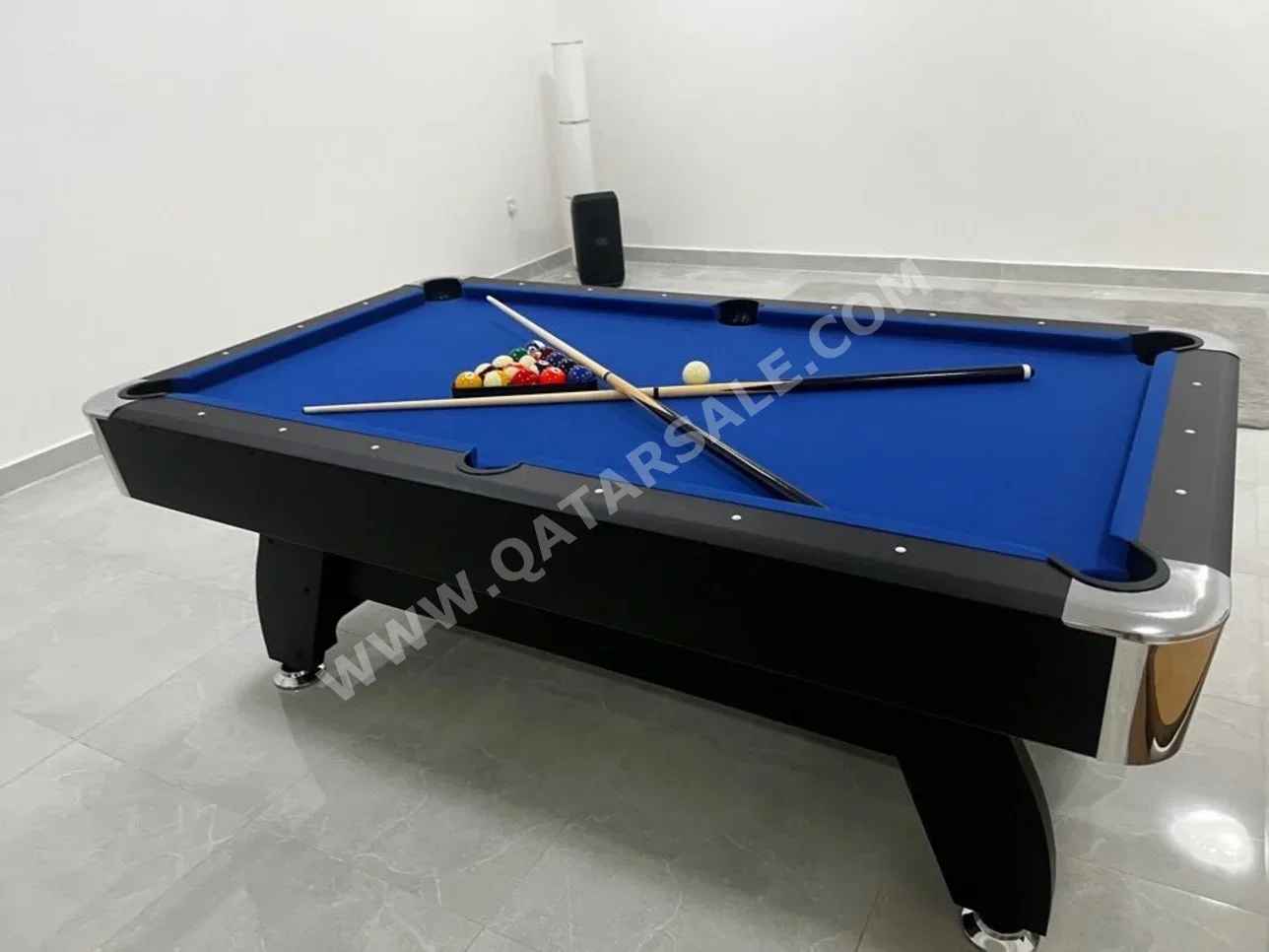 ازرق طاولة بلياردو
