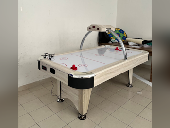 أبيض طاولة الهوكي