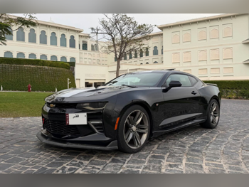 شفروليه  كمارو  اس اس  2016  اوتوماتيك  189,000 كم  8 سلندر  دفع خلفي  كوبيه \ سبورت  أسود