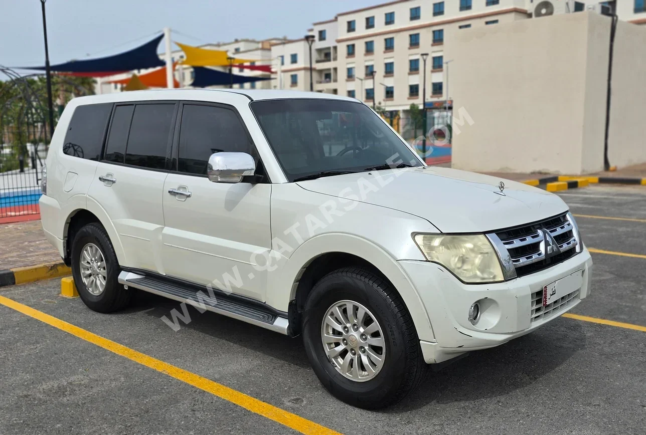 Mitsubishi  Pajero  GLS  2013  Automatic  157,000 Km  6 Cylinder  Four Wheel Drive (4WD)  SUV  White