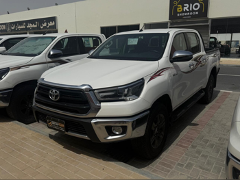 تويوتا  هاي لوكس  اس ار 5  2025  اوتوماتيك  35,000 كم  4 سلندر  دفع رباعي  بيكب  أبيض  تحت الضمان