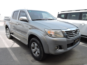 Toyota  Hilux  2015  Automatic  332,000 Km  4 Cylinder  Four Wheel Drive (4WD)  Pick Up  Silver