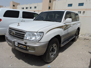 Toyota  Land Cruiser  VXR  2004  Manual  230,000 Km  8 Cylinder  Four Wheel Drive (4WD)  SUV  White