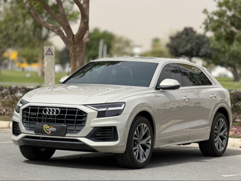 Audi  Q8  55 TFSI Quattro  2022  Automatic  42,000 Km  6 Cylinder  Four Wheel Drive (4WD)  SUV  Gray