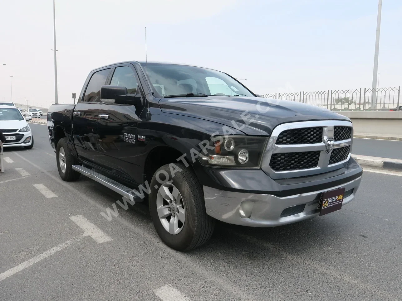 دودج  رام  1500  2016  اوتوماتيك  277,000 كم  8 سلندر  دفع رباعي  بيكب  أسود