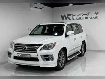 Lexus  LX  570  2013  Automatic  320,000 Km  8 Cylinder  Four Wheel Drive (4WD)  SUV  White