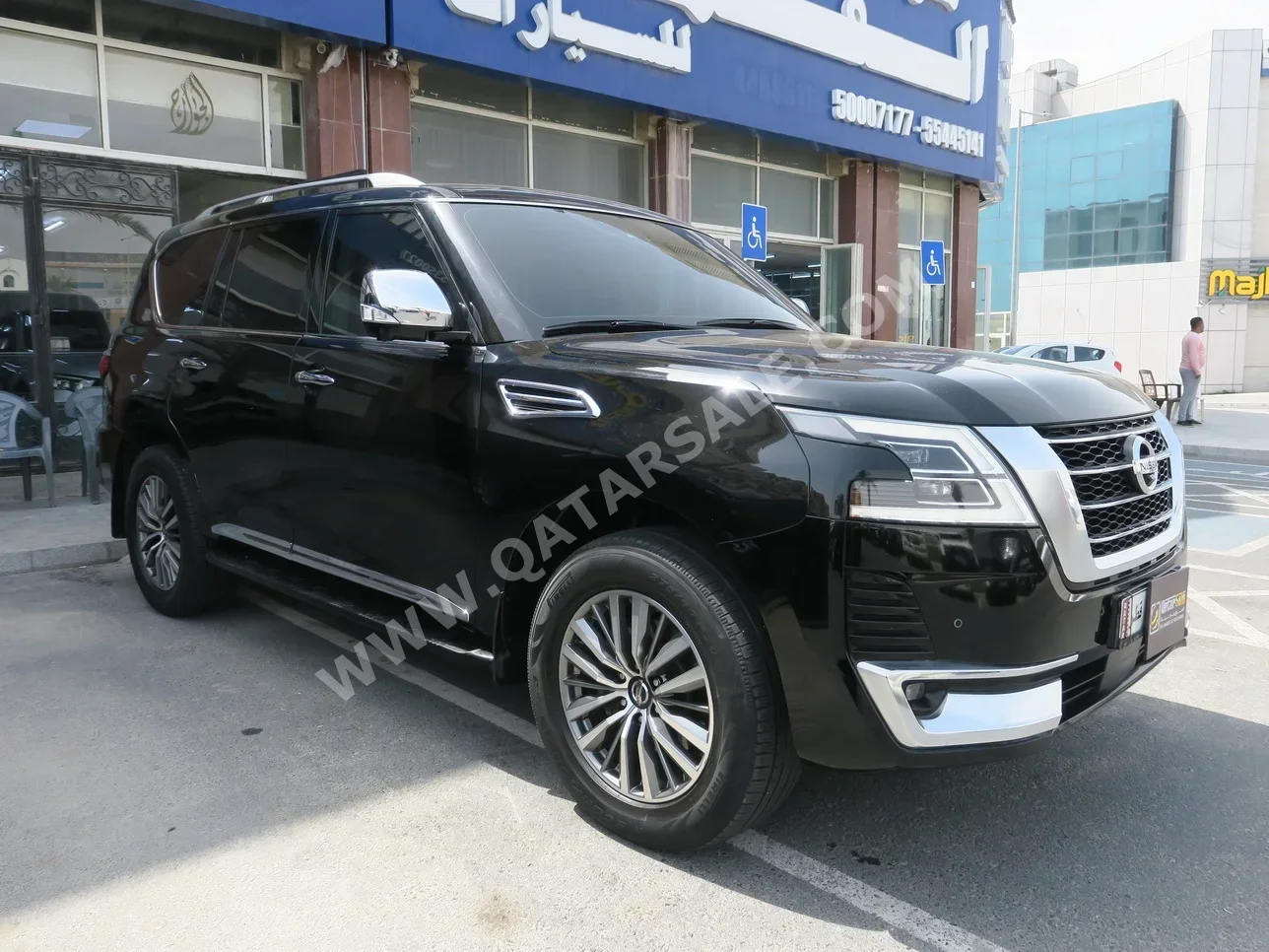 نيسان  باترول  بلاتنيوم  2020  اوتوماتيك  190,000 كم  6 سلندر  دفع رباعي  اس يو في  أسود