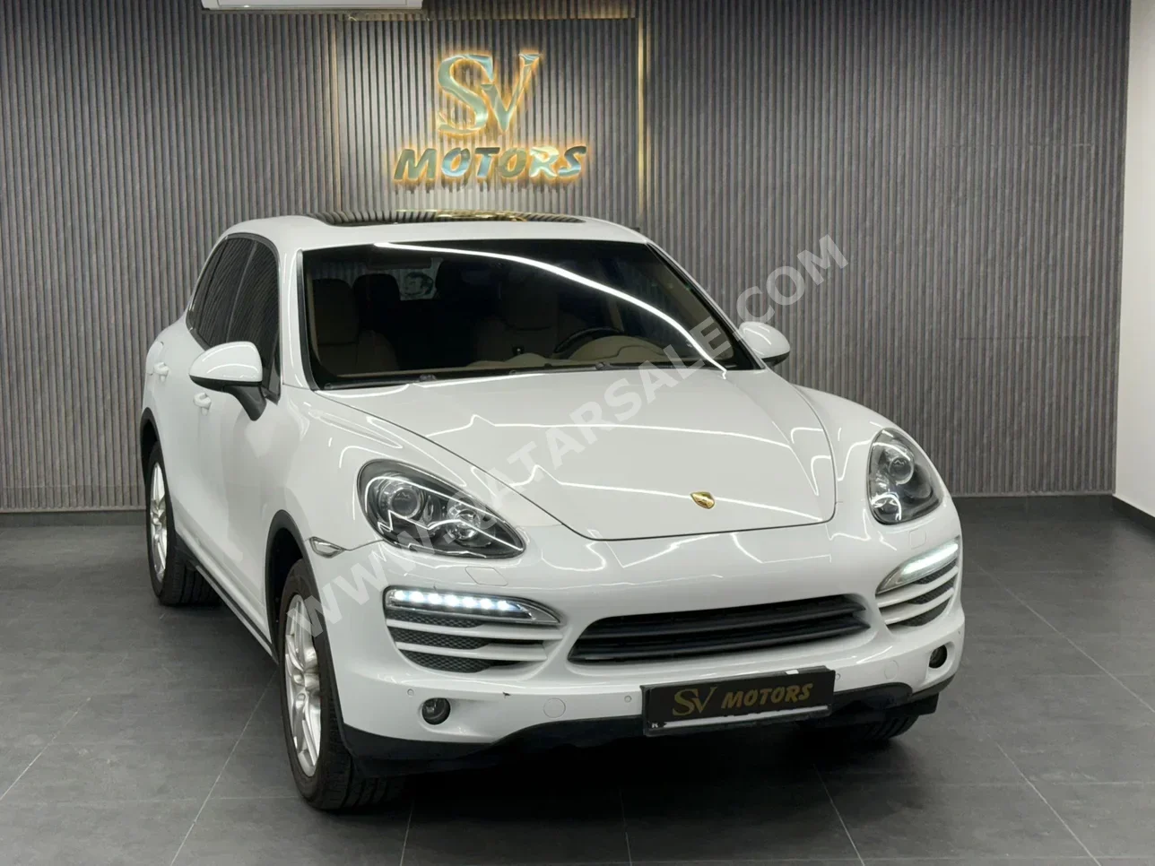 Porsche  Cayenne  2013  Automatic  98,000 Km  6 Cylinder  Four Wheel Drive (4WD)  SUV  White