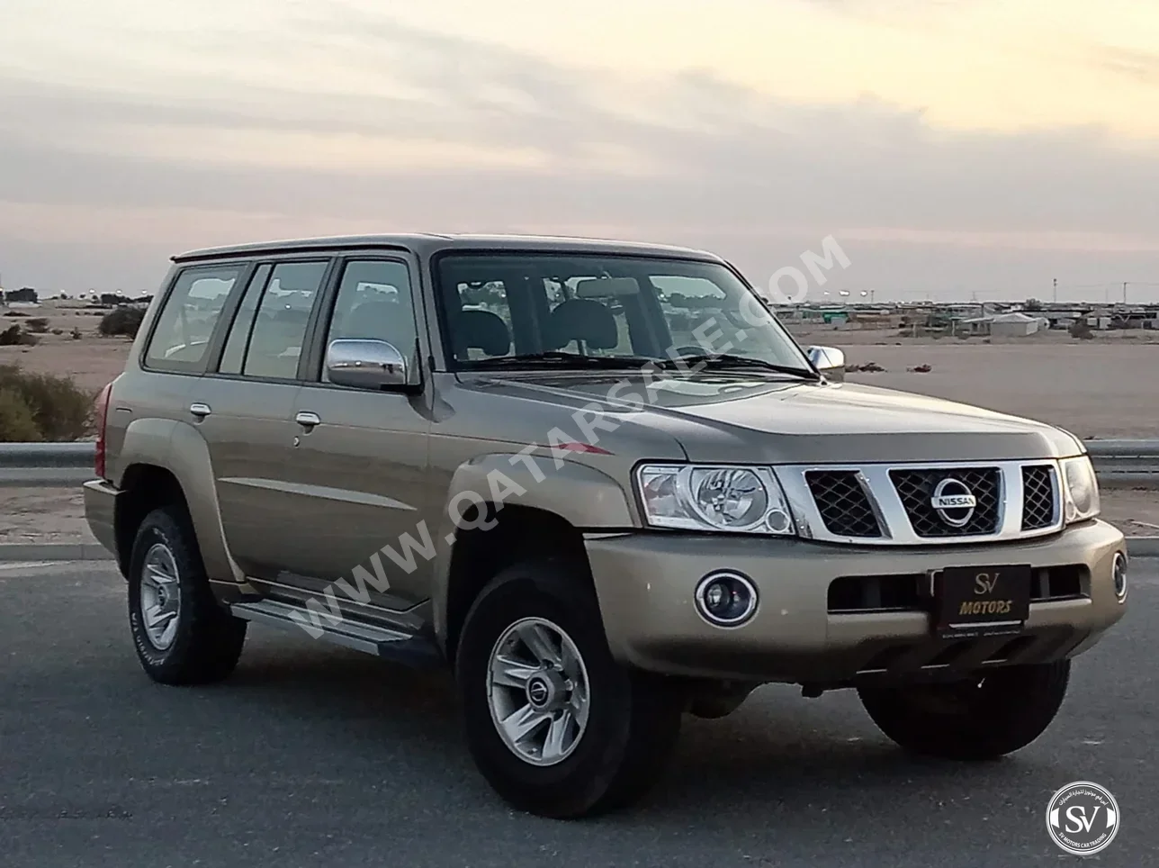 نيسان باترول سفاري 2021 اوتوماتيك 61,000 كم 6 سلندر دفع رباعي اس يو في ذهبي