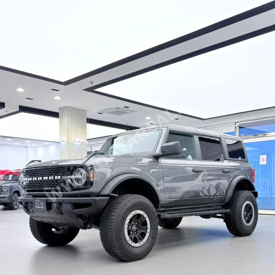 Ford  Bronco  2022  Automatic  42,000 Km  6 Cylinder  Four Wheel Drive (4WD)  SUV  Gray  With Warranty