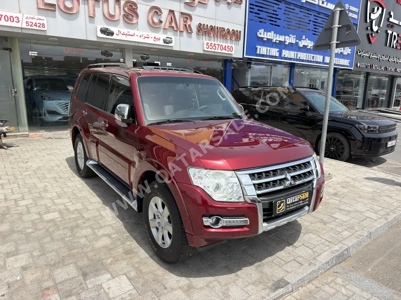 Mitsubishi  Pajero  2017  Automatic  127,000 Km  6 Cylinder  Four Wheel Drive (4WD)  SUV  Maroon