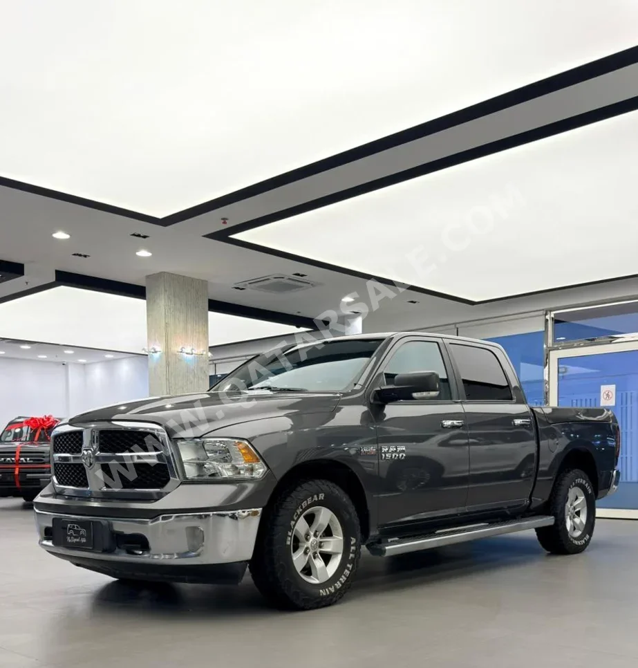 Dodge Ram 1200 2017 Automatic 213,000 Km 8 Cylinder Four Wheel Drive (4WD) Pick Up Gray