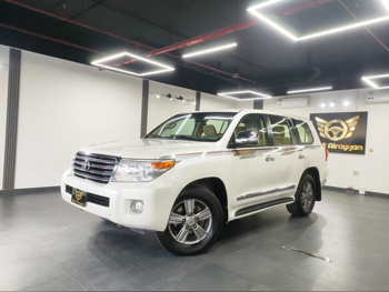 تويوتا  لاند كروزر  جي اكس ار  2014  اوتوماتيك  438,000 كم  6 سلندر  دفع رباعي  اس يو في  أبيض