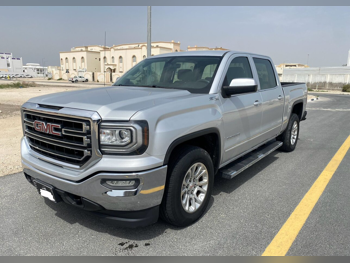 GMC  Sierra  2016  Automatic  205,000 Km  8 Cylinder  Four Wheel Drive (4WD)  Pick Up  Silver