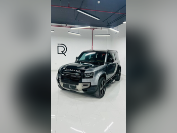 لاند روفر  ديفيندر  2021  اوتوماتيك  91,000 كم  6 سلندر  دفع رباعي  اس يو في  أسود و رمادي