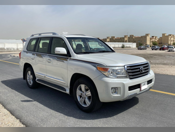 Toyota  Land Cruiser  GXR  2015  Automatic  365,000 Km  8 Cylinder  Four Wheel Drive (4WD)  SUV  White