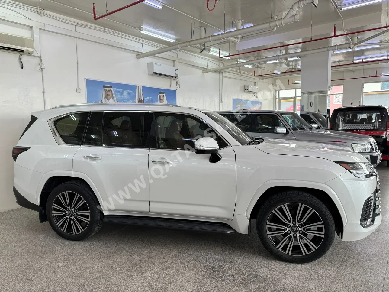 لكزس  ال اكس  600 لكجري  2024  اوتوماتيك  46,000 كم  8 سلندر  دفع رباعي  اس يو في  أبيض  تحت الضمان