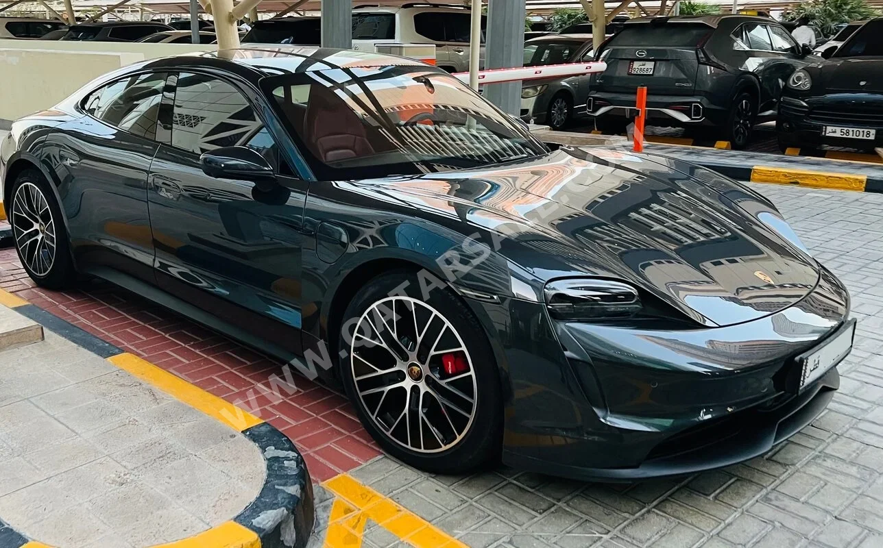 بورش تايكن 4 اس 2021 اوتوماتيك 49,000 كم 0 سلندر دفع خلفي سيدان رمادي ميتالك