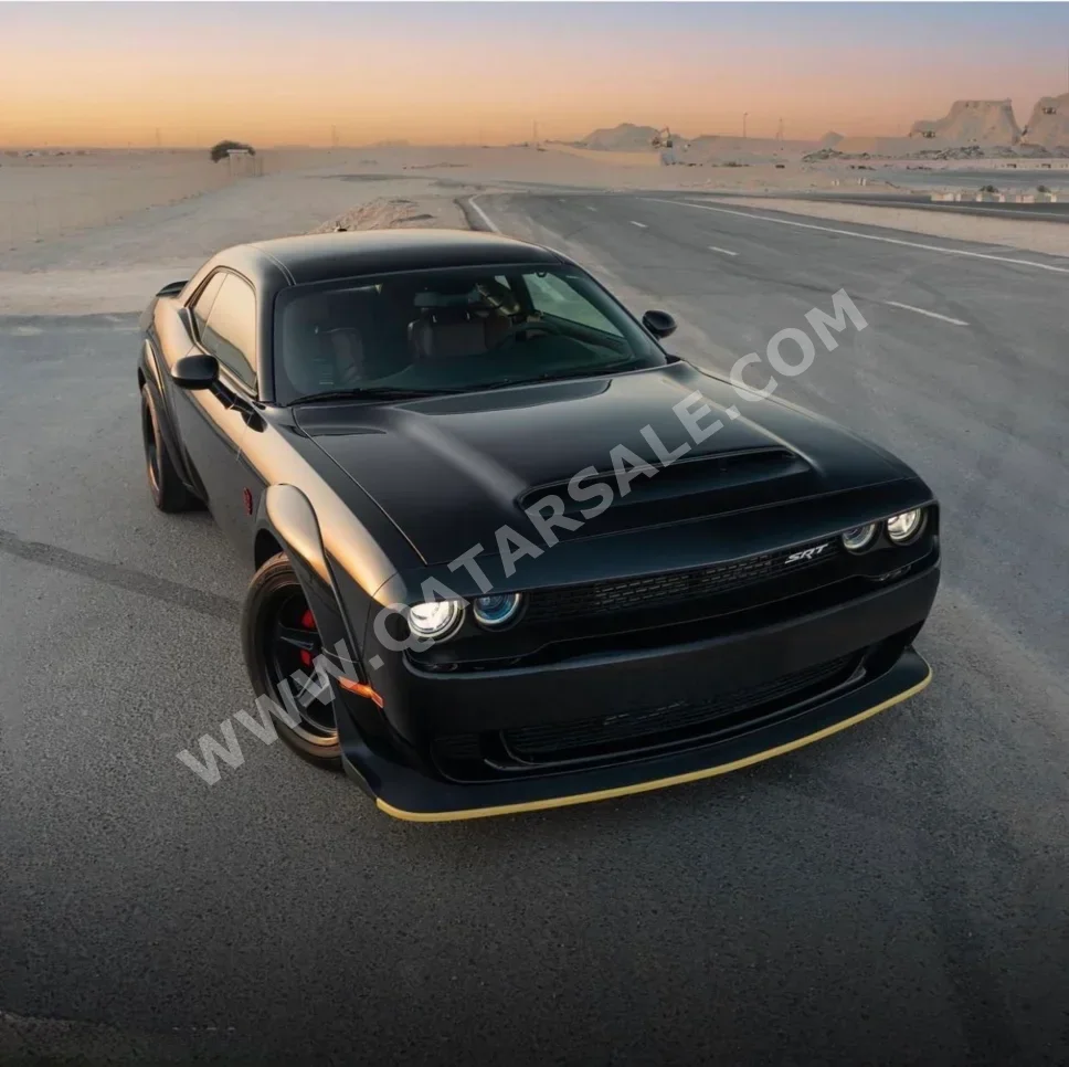 Dodge  Challenger  SRT  2016  Automatic  160,000 Km  8 Cylinder  Rear Wheel Drive (RWD)  Coupe / Sport  Black