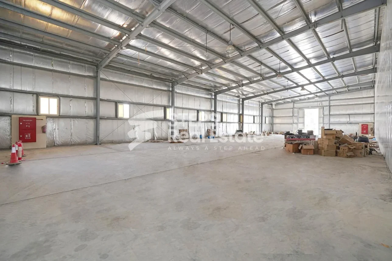 Warehouses & Stores - Al Wakrah - Barkit Al Awamer -Area Size: 2000 Square Meter