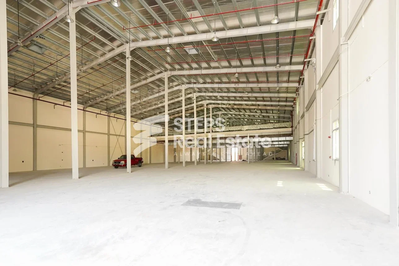 مخازن و مستودعات - الوكرة - بركة العوامر -المساحة: 4890 متر مربع