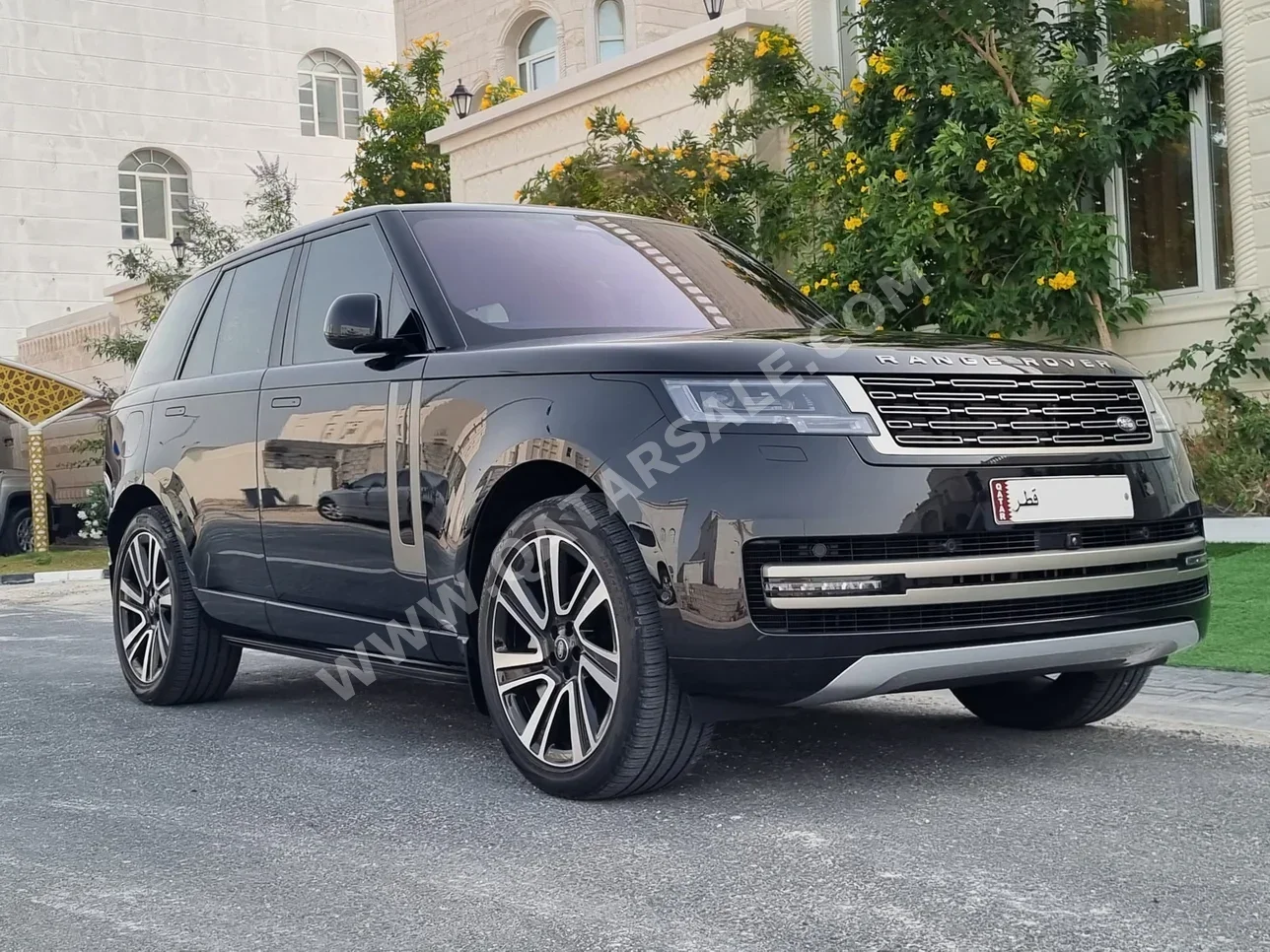لاند روفر  رنج روفر  فوج اتش اس اي  2023  اوتوماتيك  24,000 كم  8 سلندر  دفع رباعي  اس يو في  أسود  تحت الضمان