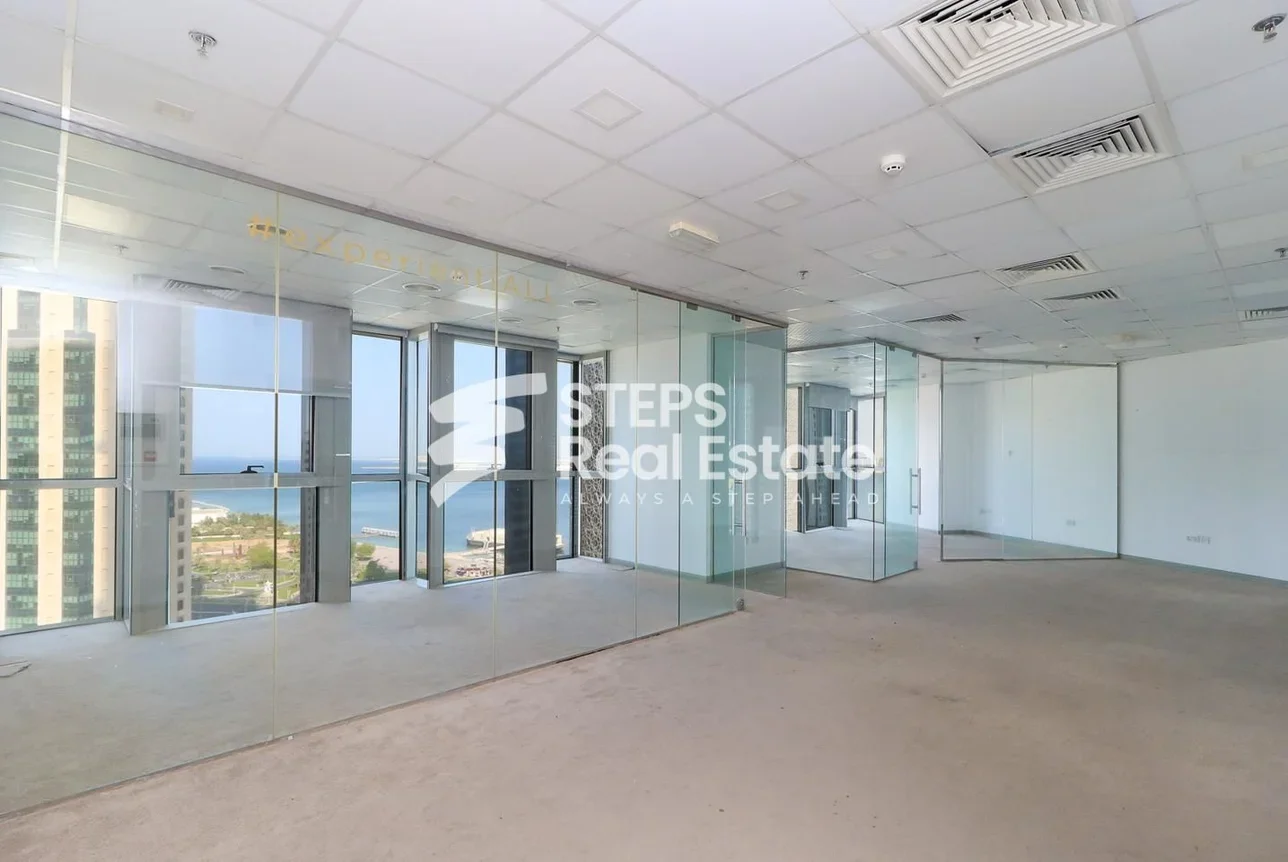 مكاتب تجارية - نصف مفروشة  - الدوحة  - الخليج الغربي